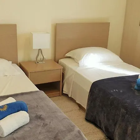 Apartment 401 Camelia Court *
